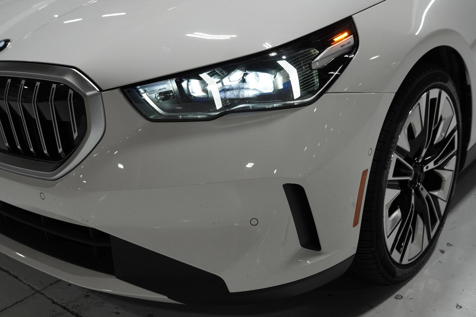 2024 BMW 530i xDrive Vehicle Photo in GRAPEVINE, TX 76051