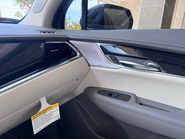 2025 Cadillac XT6 Vehicle Photo in DELRAY BEACH, FL 33483-3294