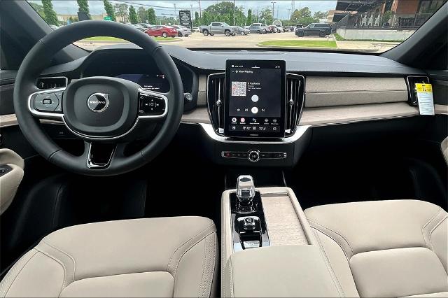 2025 Volvo XC90 Vehicle Photo in Houston, TX 77007