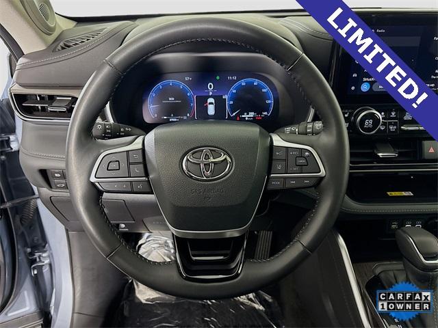 2023 Toyota Highlander Vehicle Photo in Puyallup, WA 98371