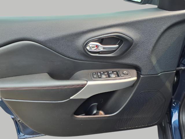 2018 Jeep Cherokee Vehicle Photo in Oshkosh, WI 54904