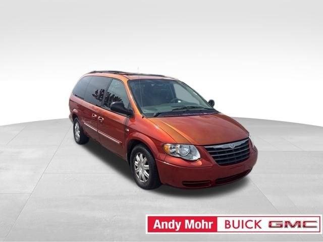 2006 Chrysler Town & Country LWB Vehicle Photo in Fishers, IN 46038