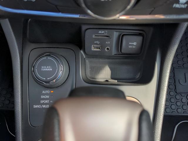 2017 Jeep Cherokee Vehicle Photo in Green Bay, WI 54304