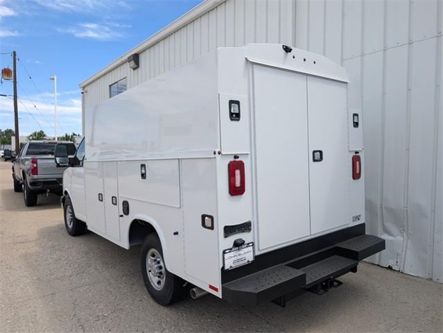 2025 Chevrolet Express Commercial Cutaway Vehicle Photo in ENGLEWOOD, CO 80113-6708