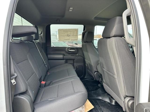 2025 GMC Sierra 3500 HD Chassis Cab Vehicle Photo in COLUMBIA, MO 65203-3903