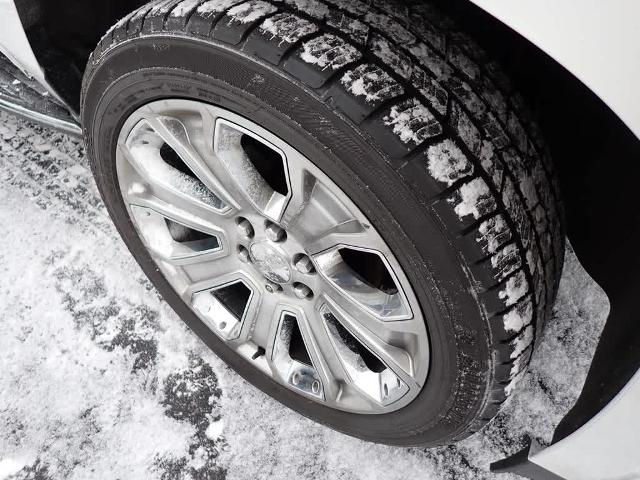 2020 GMC Yukon XL Vehicle Photo in ZELIENOPLE, PA 16063-2910