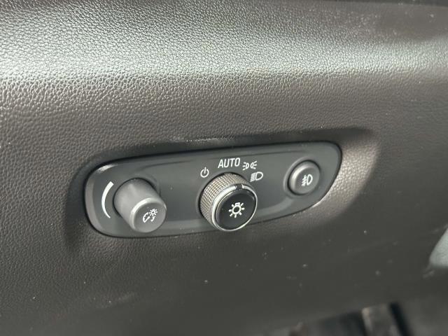 2021 Chevrolet Traverse Vehicle Photo in SAINT JAMES, NY 11780-3219