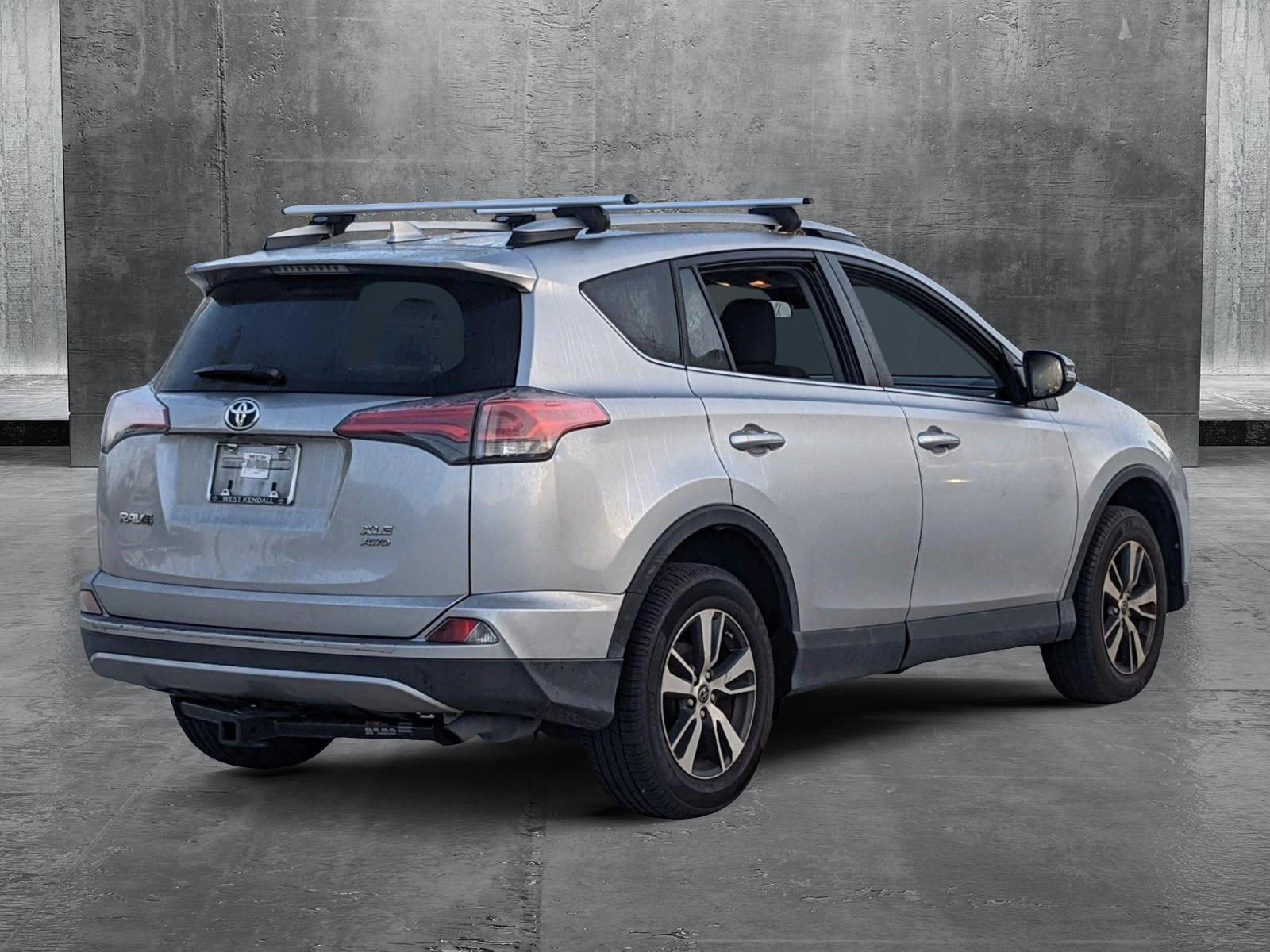 2018 Toyota RAV4 Vehicle Photo in Davie, FL 33331