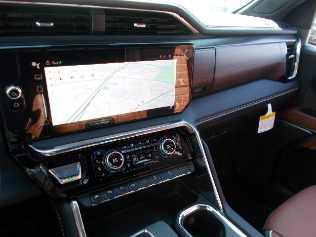 2025 GMC Sierra 1500 Vehicle Photo in LOWELL, MA 01852-4336