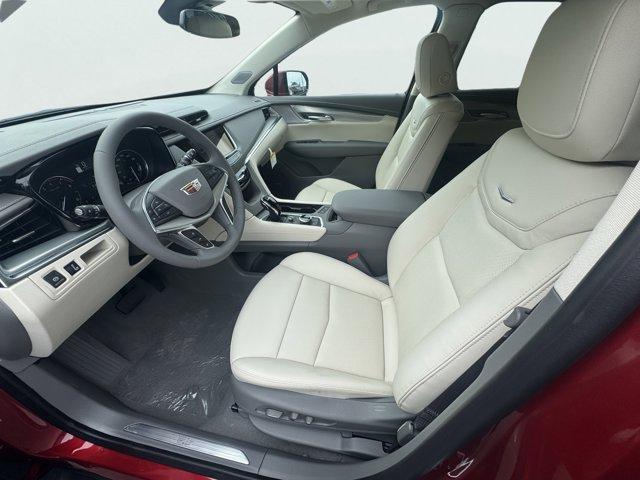 2025 Cadillac XT5 Vehicle Photo in LEOMINSTER, MA 01453-2952