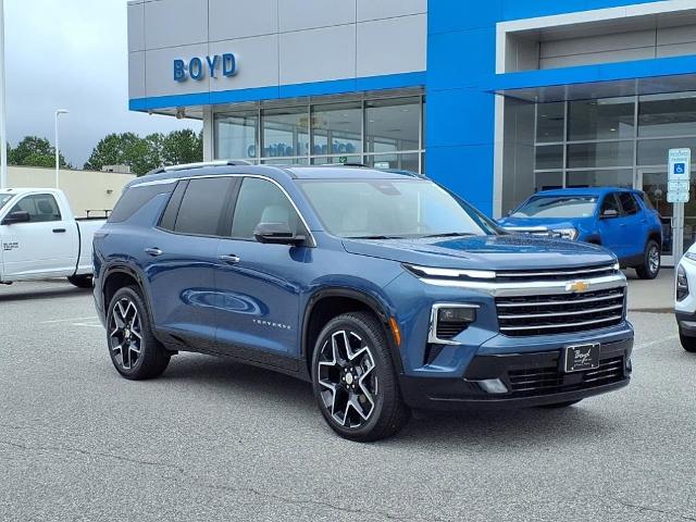 2025 Chevrolet Traverse Vehicle Photo in EMPORIA, VA 23847-1235