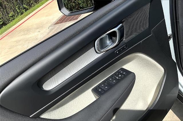 2026 Volvo XC40 Vehicle Photo in Houston, TX 77007