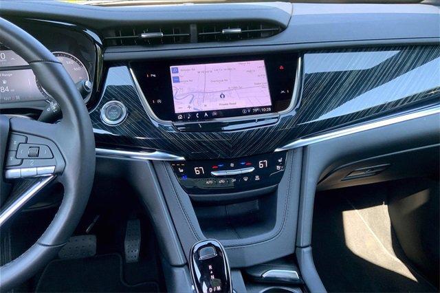 2025 Cadillac XT6 Vehicle Photo in KANSAS CITY, MO 64114-4545