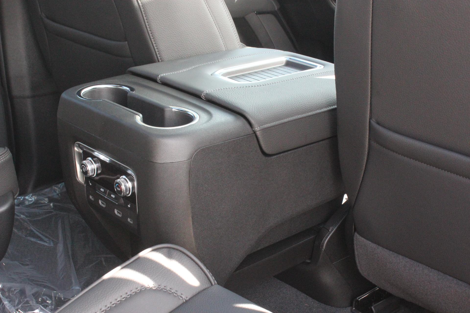 2024 GMC Yukon XL Vehicle Photo in AURORA, CO 80012-4011