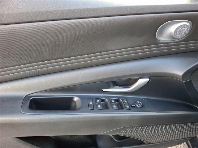 2023 Hyundai ELANTRA Vehicle Photo in New Bloomfield, PA 17068