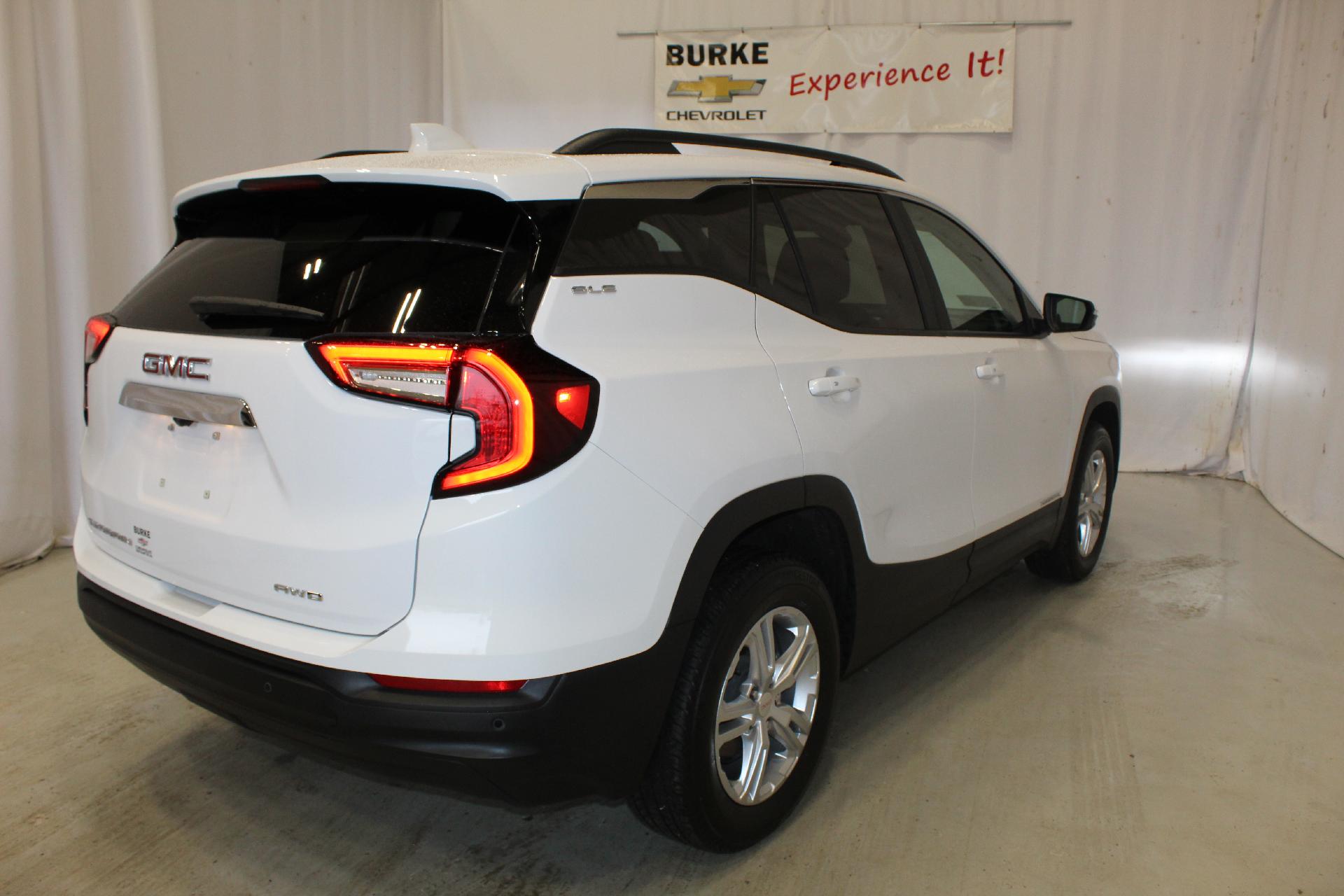 2024 GMC Terrain Vehicle Photo in NORTHAMPTON, MA 01060-1120
