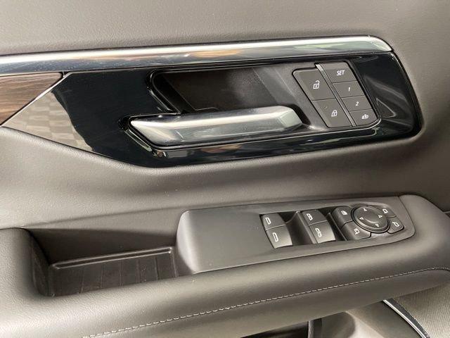 2025 Chevrolet Tahoe Vehicle Photo in PHOENIX, AZ 85014-3381