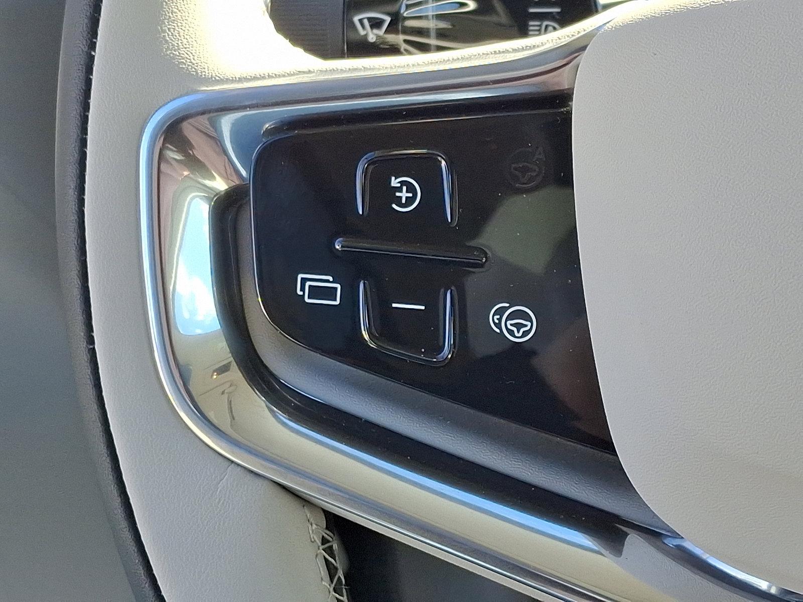 2025 Volvo EX90 Vehicle Photo in Trevose, PA 19053