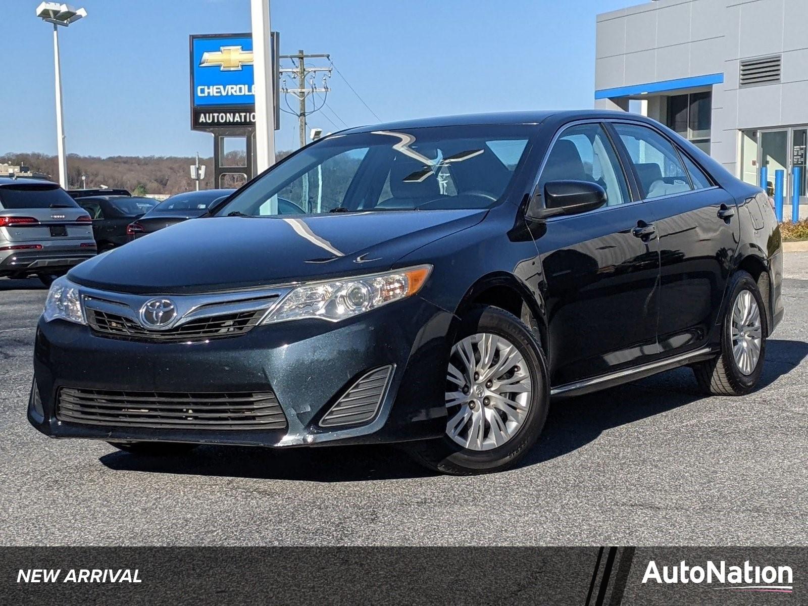 2013 Toyota Camry Vehicle Photo in TIMONIUM, MD 21093-2300