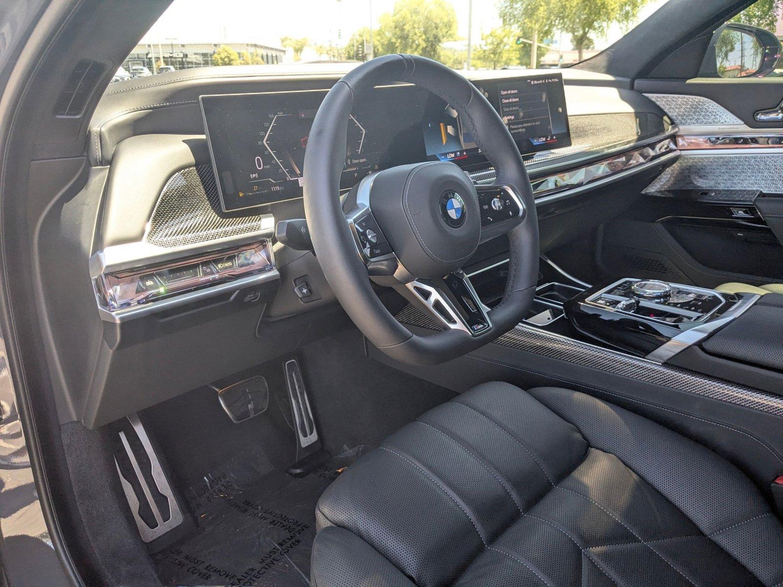 2024 BMW 760i xDrive Vehicle Photo in Valencia, CA 91355
