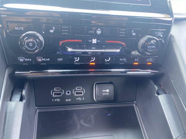 2025 Jeep Grand Cherokee Vehicle Photo in Doylsetown, PA 18901