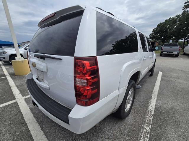 2014 Chevrolet Suburban Vehicle Photo in DENTON, TX 76210-9321