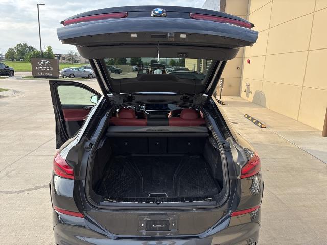 2024 BMW X6 xDrive40i Vehicle Photo in Peoria, IL 61615