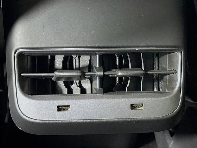 2018 Tesla Model 3 Vehicle Photo in PUYALLUP, WA 98371-4149
