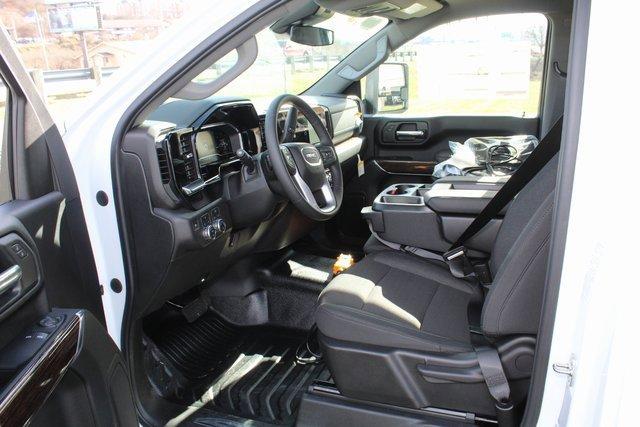 2024 GMC Sierra 3500 HD Chassis Cab Vehicle Photo in SAINT CLAIRSVILLE, OH 43950-8512