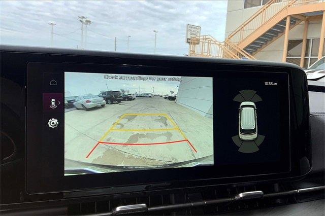 2024 Kia Carnival Vehicle Photo in TOPEKA, KS 66609-0000