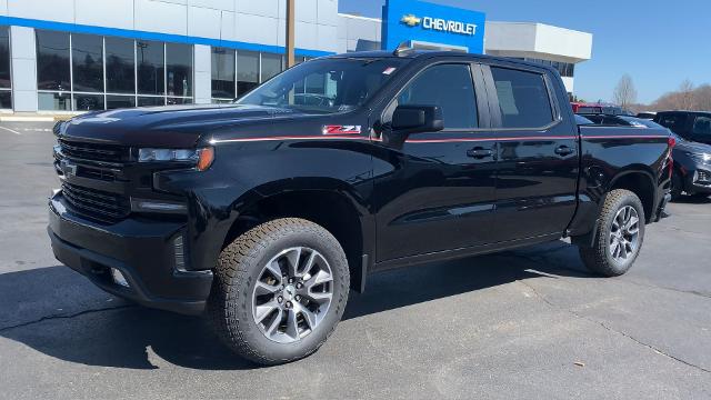 2020 Chevrolet Silverado 1500 Vehicle Photo in MOON TOWNSHIP, PA 15108-2571