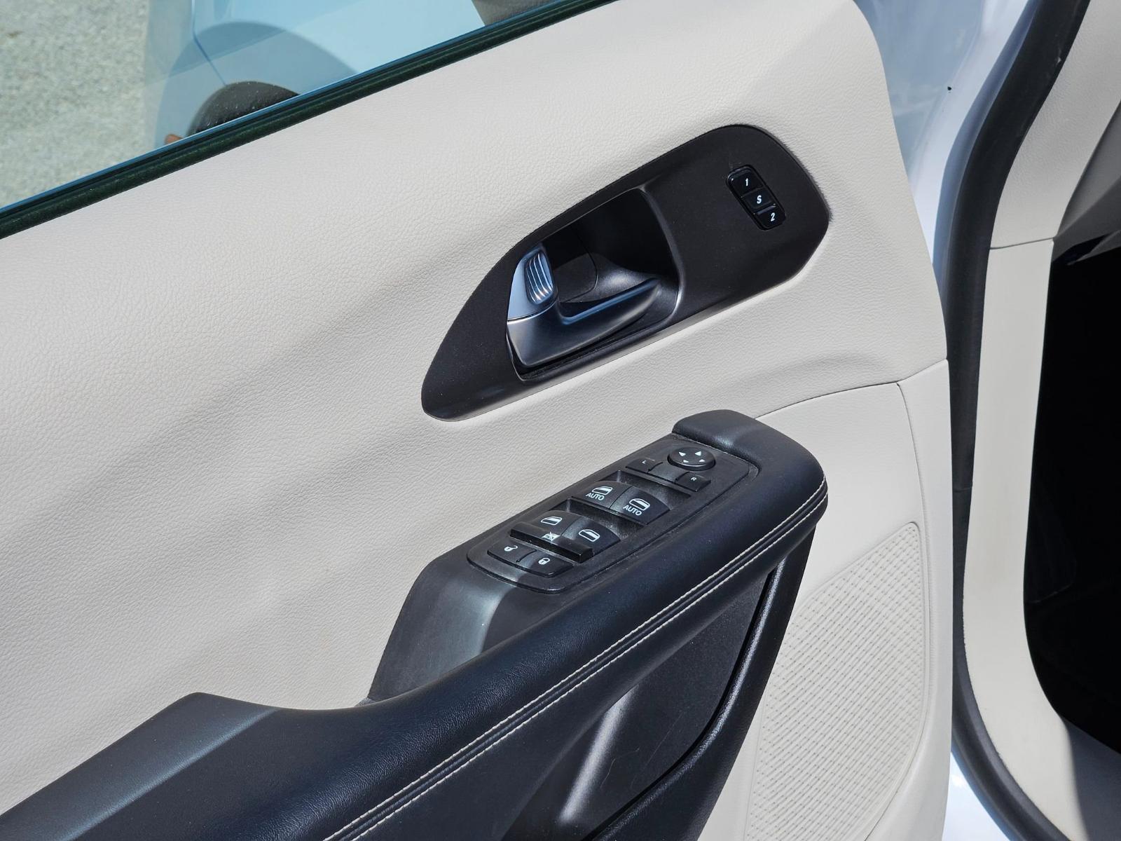 2023 Chrysler Pacifica Vehicle Photo in Seguin, TX 78155