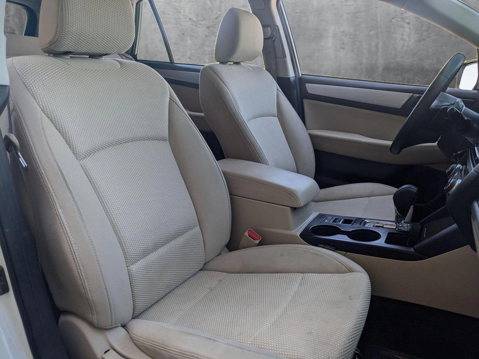 2017 Subaru Outback Vehicle Photo in Valencia, CA 91355