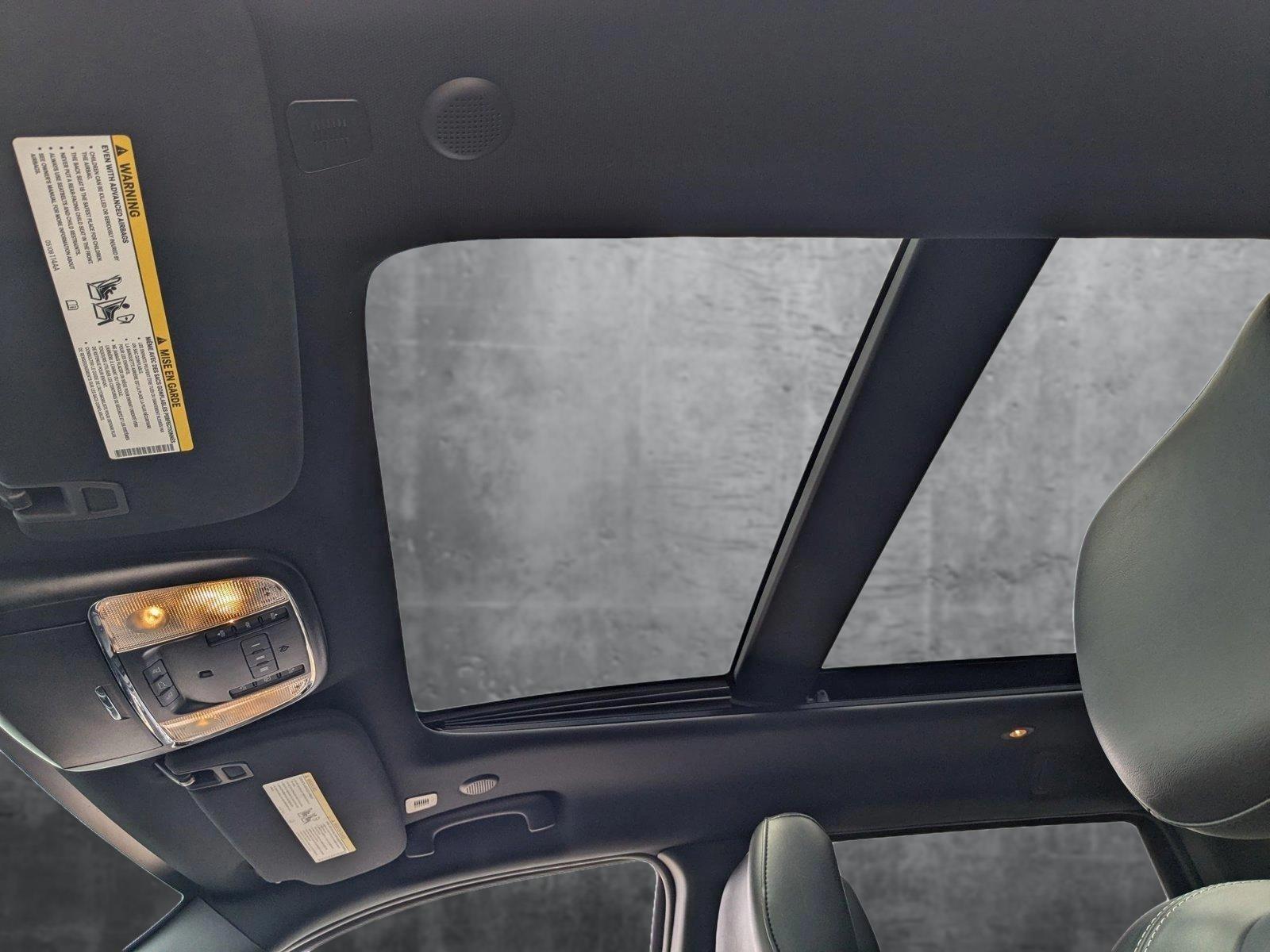2021 Jeep Grand Cherokee Vehicle Photo in Valencia, CA 91355