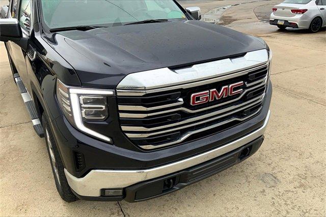 2023 GMC Sierra 1500 Vehicle Photo in TOPEKA, KS 66609-0000