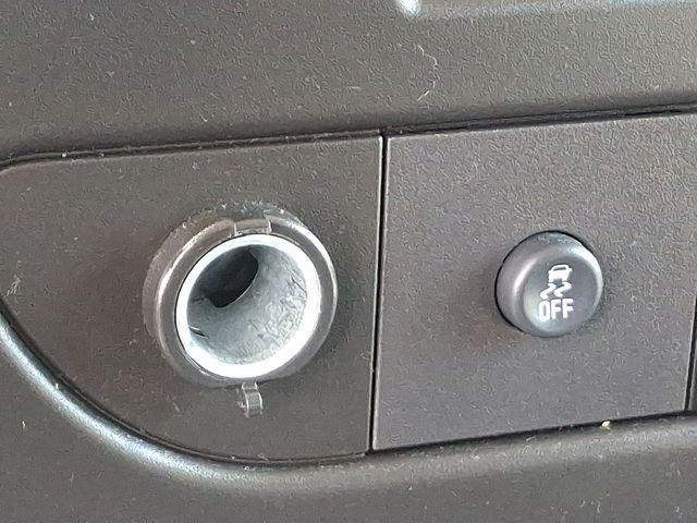 2023 GMC Savana Passenger 3500 Vehicle Photo in DANBURY, CT 06810-5034