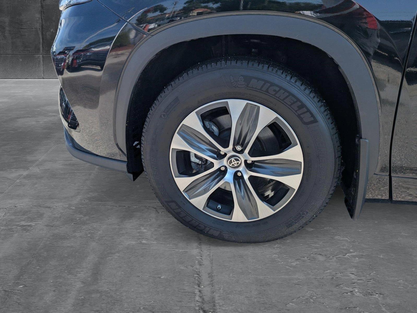 2023 Toyota Highlander Vehicle Photo in Winter Park, FL 32792