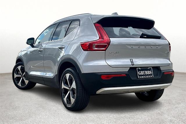 2025 Volvo XC40 Vehicle Photo in Houston, TX 77007