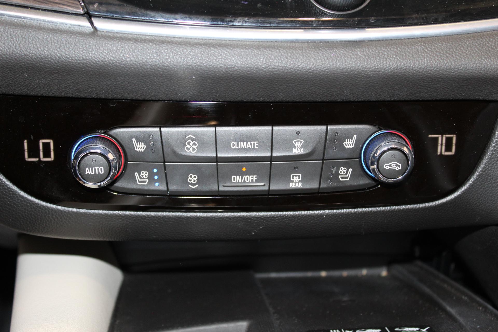 2022 Buick Enclave Vehicle Photo in NORTHAMPTON, MA 01060-1120