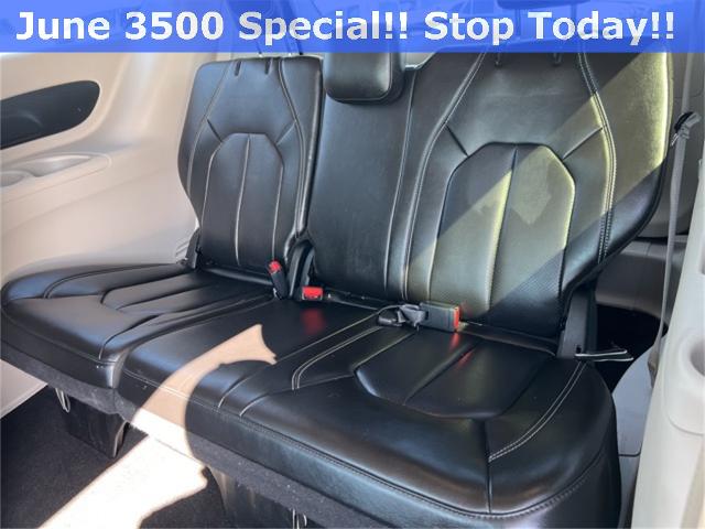 2023 Chrysler Pacifica Vehicle Photo in GREEN BAY, WI 54304-5303