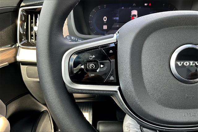 2025 Volvo XC90 Vehicle Photo in Grapevine, TX 76051