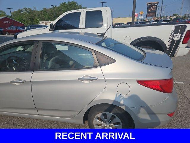 2016 Hyundai ACCENT Vehicle Photo in Merrillville, IN 46410