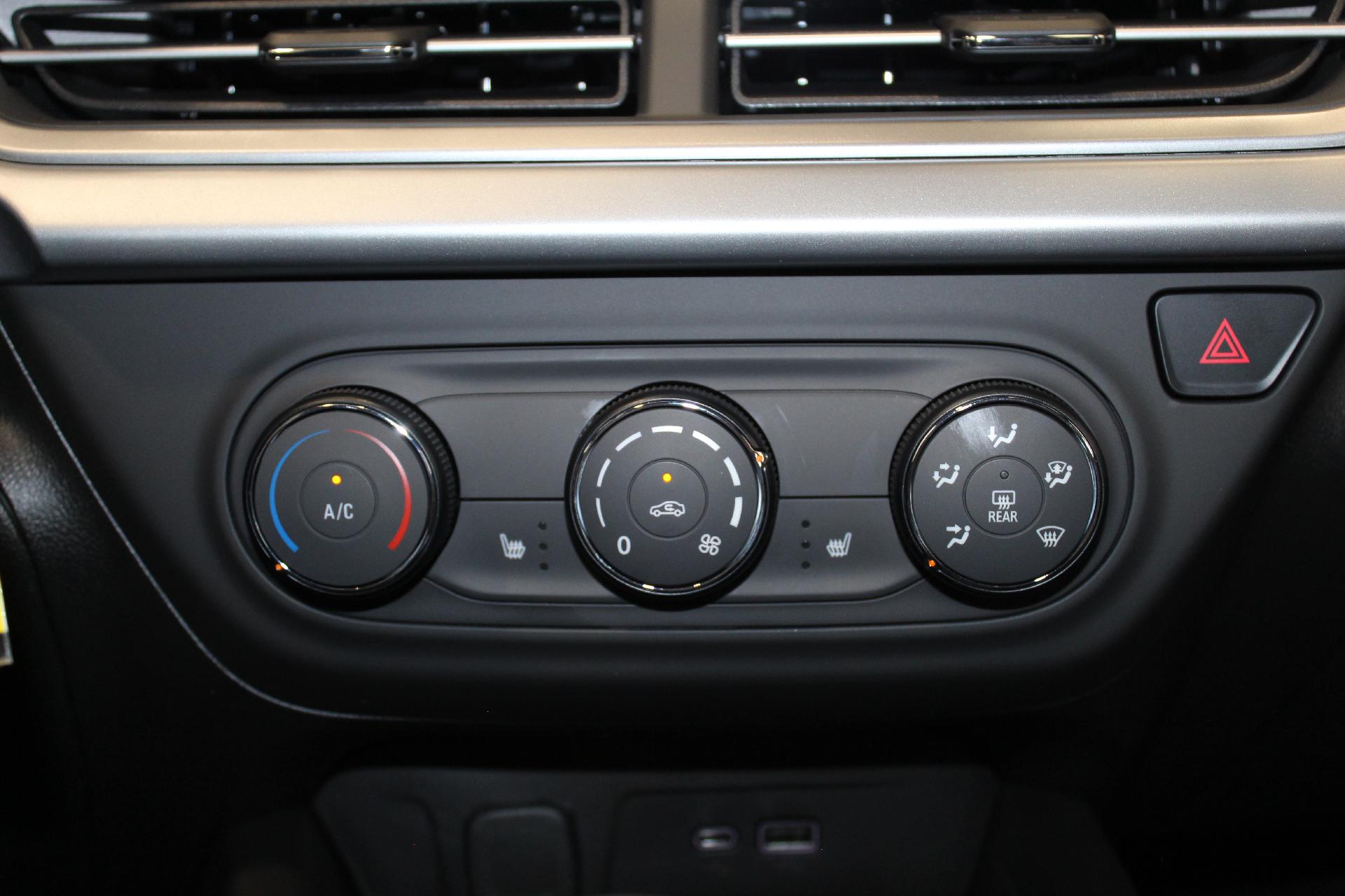 2025 Chevrolet Trax Vehicle Photo in NORTHAMPTON, MA 01060-1120