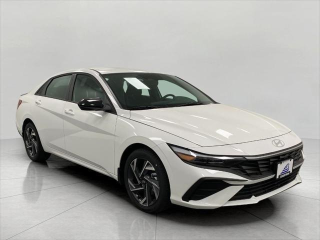 2025 Hyundai ELANTRA Vehicle Photo in Neenah, WI 54956