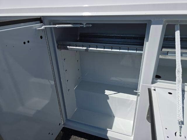 2025 Chevrolet Express Commercial Cutaway Vehicle Photo in INDEPENDENCE, MO 64055-1314