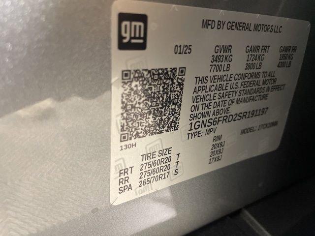 2025 Chevrolet Suburban Vehicle Photo in PHOENIX, AZ 85014-3381