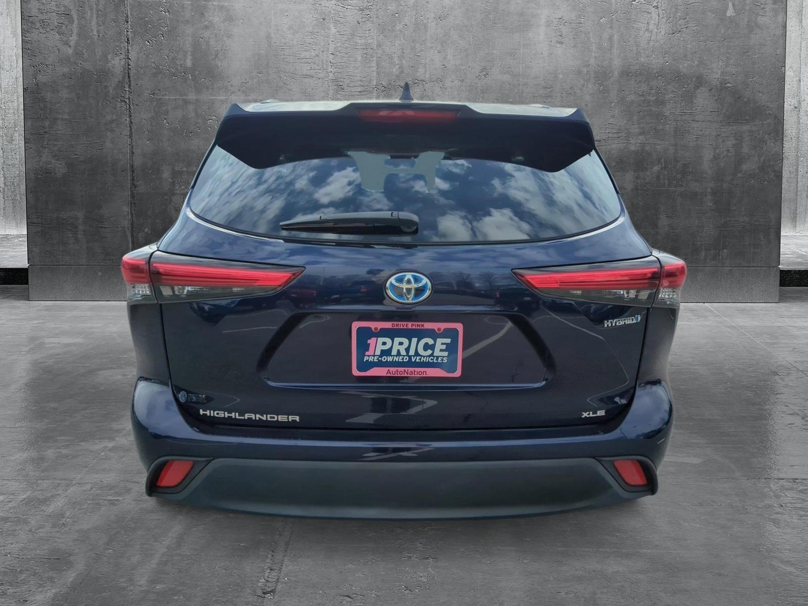 2020 Toyota Highlander Vehicle Photo in Memphis, TN 38133
