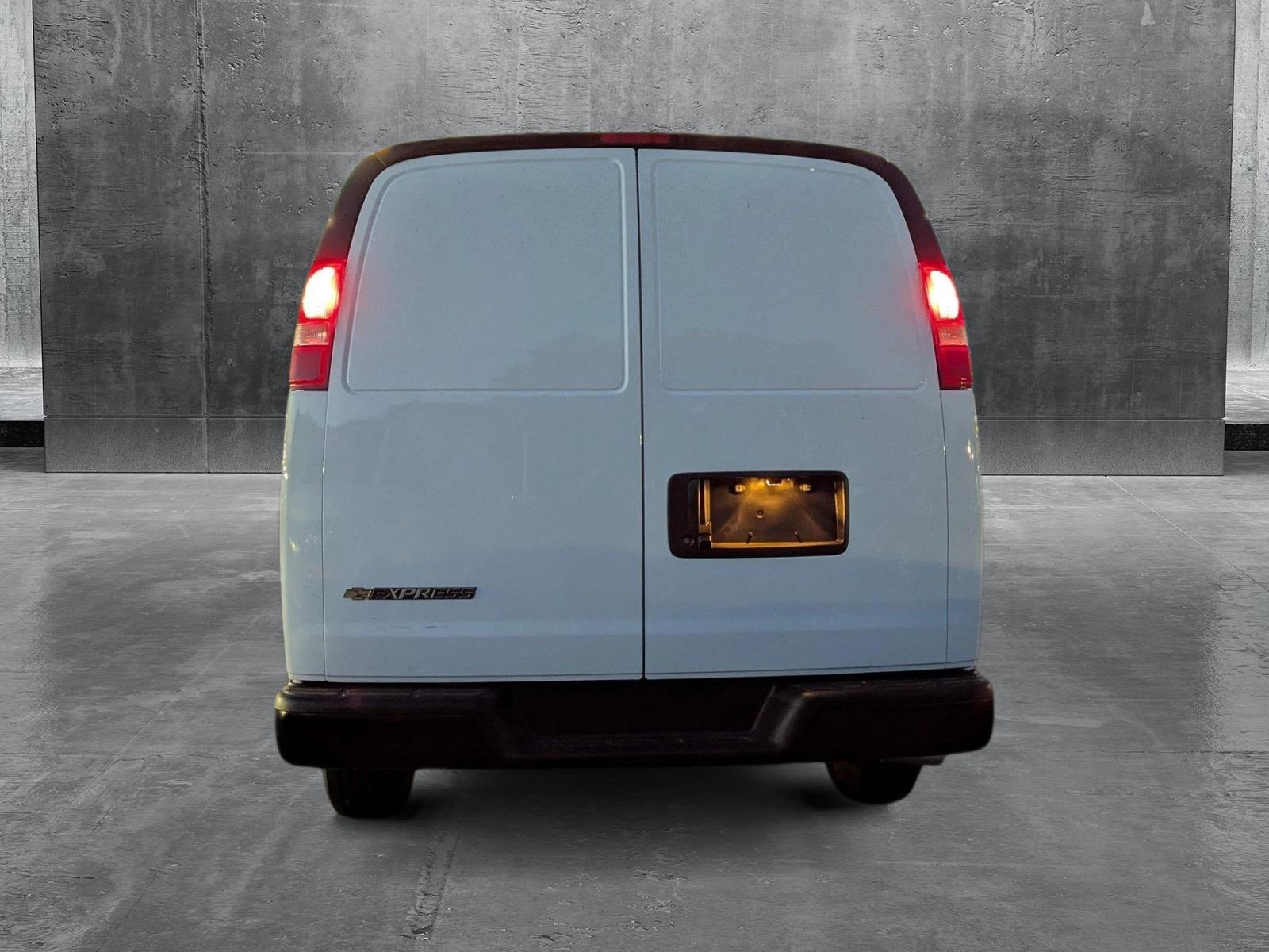 2025 Chevrolet Express Cargo 2500 Vehicle Photo in MIAMI, FL 33134-2699