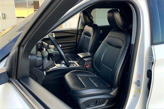 2022 Ford Explorer Vehicle Photo in TOPEKA, KS 66609-0000