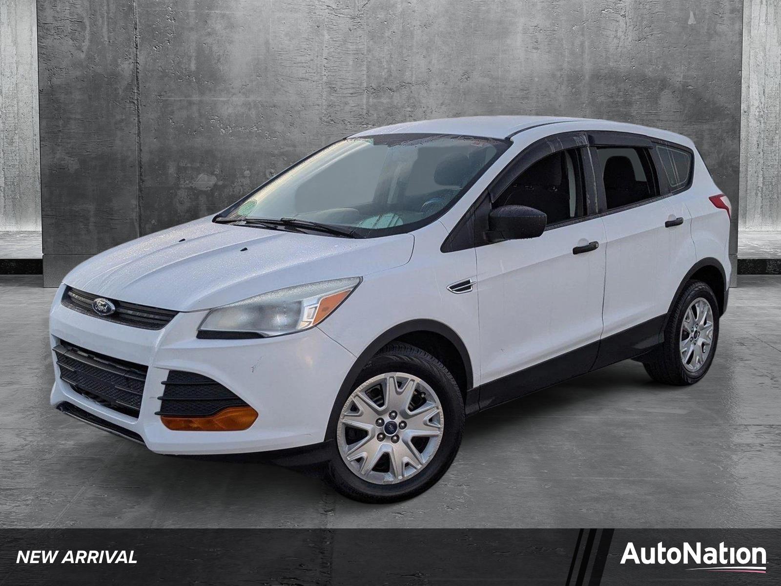 2015 Ford Escape Vehicle Photo in PEMBROKE PINES, FL 33024-6534